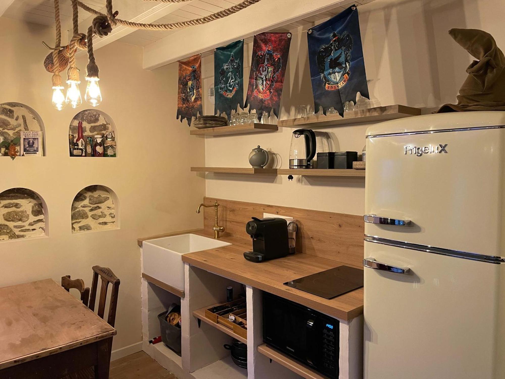 Impasse Des Mysteres - La Maison Des Sorciers Lehon/Dinan Extérieur photo