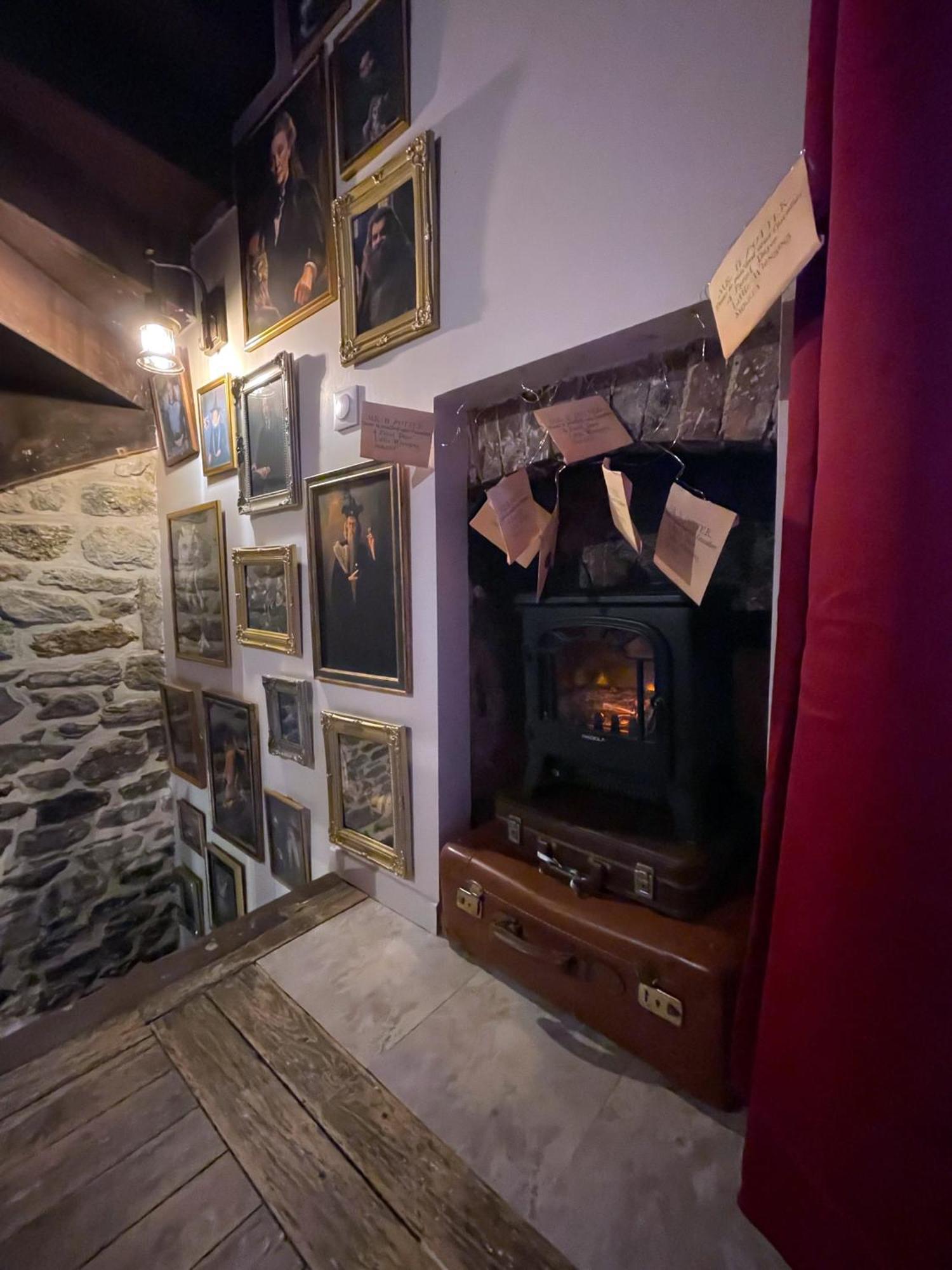 Impasse Des Mysteres - La Maison Des Sorciers Lehon/Dinan Extérieur photo