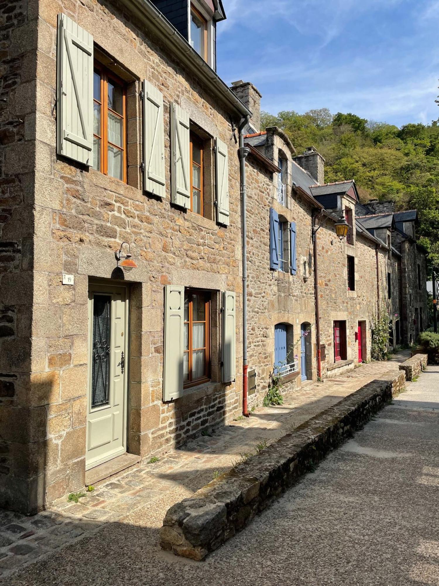 Impasse Des Mysteres - La Maison Des Sorciers Lehon/Dinan Extérieur photo