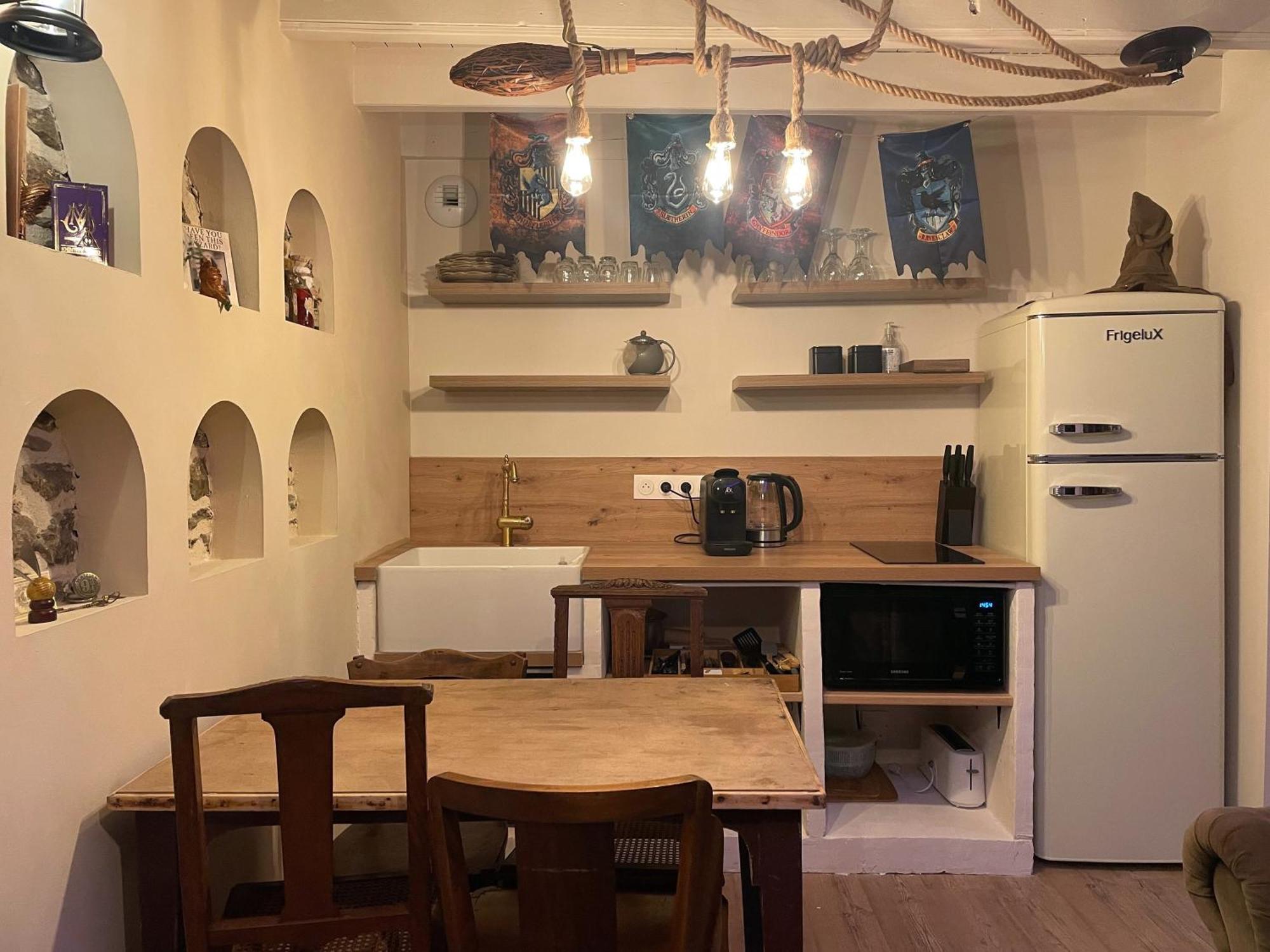 Impasse Des Mysteres - La Maison Des Sorciers Lehon/Dinan Extérieur photo