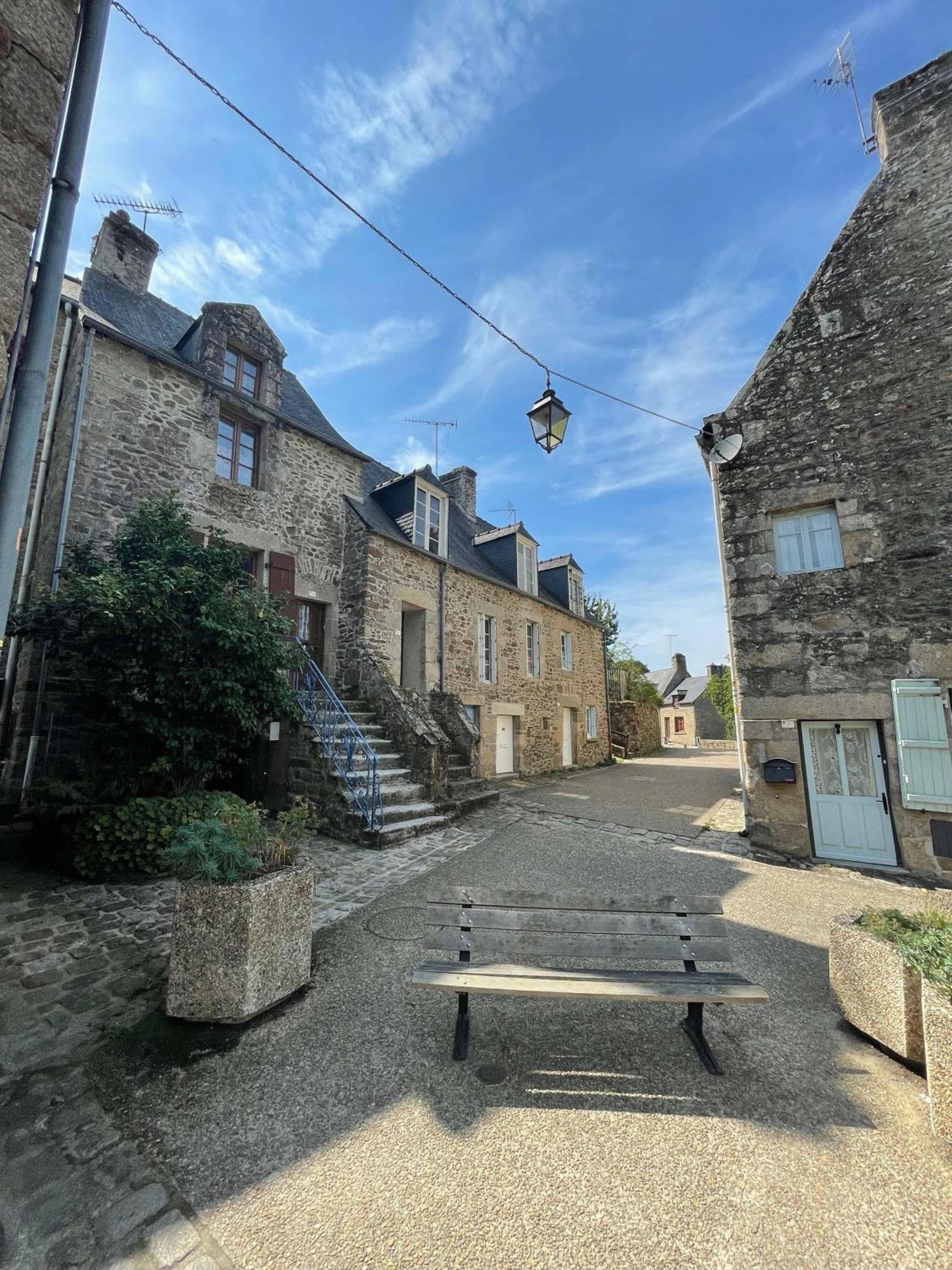 Impasse Des Mysteres - La Maison Des Sorciers Lehon/Dinan Extérieur photo