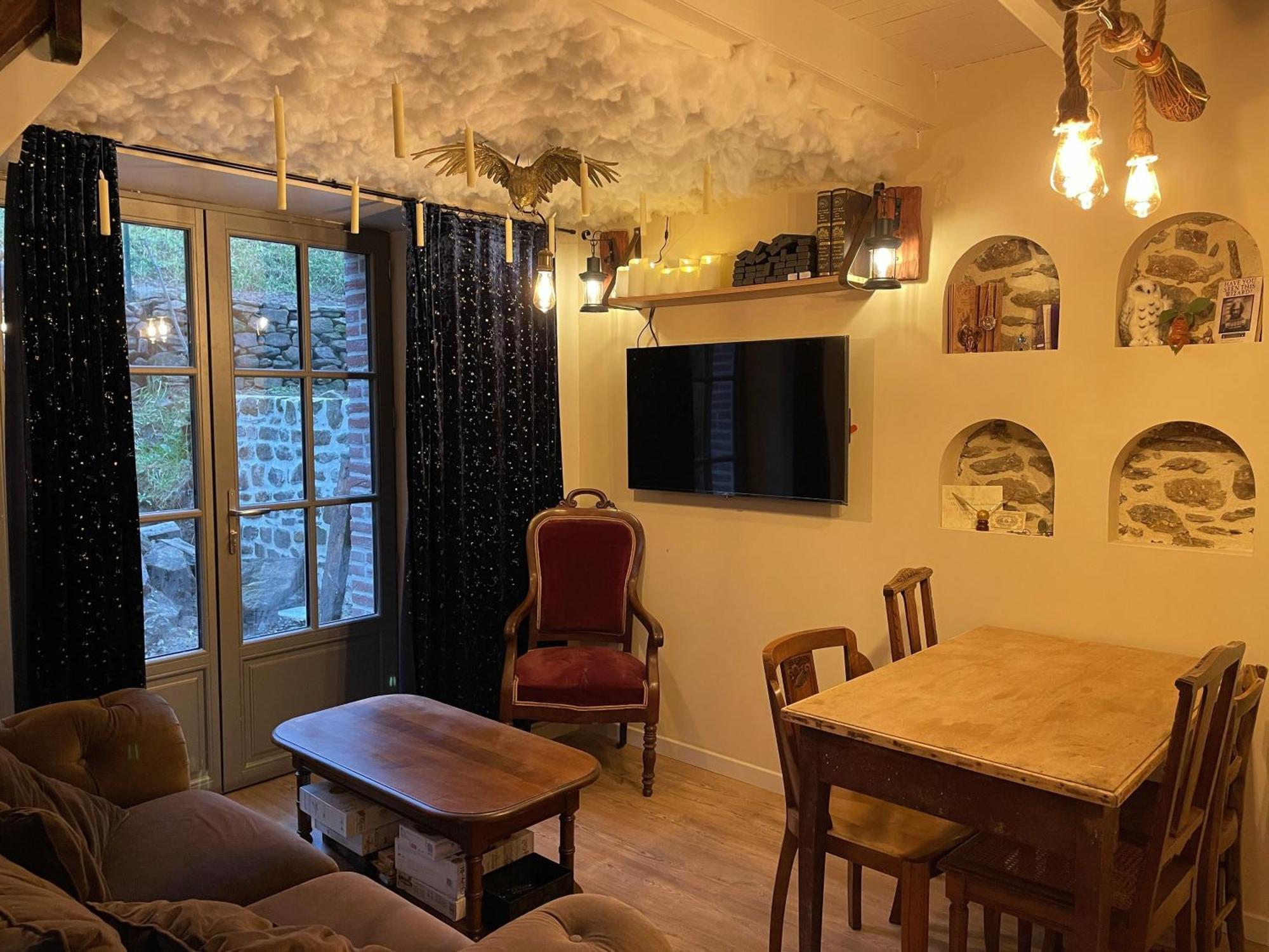 Impasse Des Mysteres - La Maison Des Sorciers Lehon/Dinan Extérieur photo