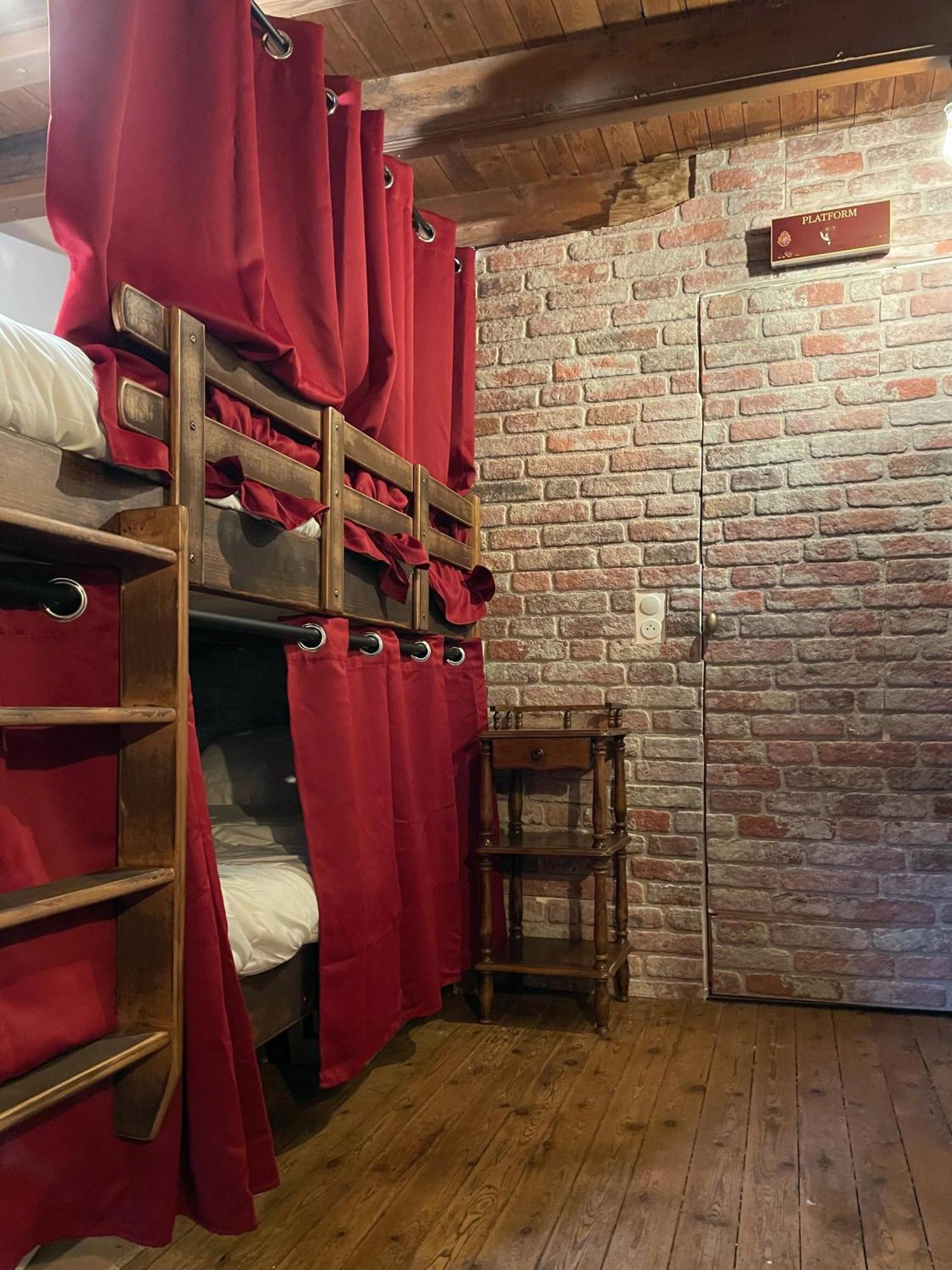 Impasse Des Mysteres - La Maison Des Sorciers Lehon/Dinan Extérieur photo
